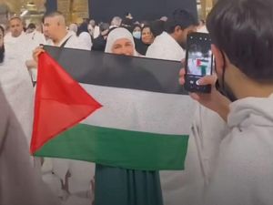 Larang Kibarkan Bendera Palestina di Kabah hingga Boikot Kurma Israel Menggema Larang Kibarkan Bendera Palestina di Kabah hingga Boikot Kurma Israel Menggema