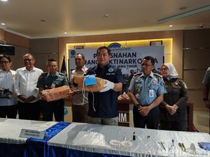 BNNP Jatim Ringkus 2 Kurir Ganja 1,8 Kg yang Dikirim Lewat Ekspedisi BNNP Jatim Ringkus 2 Kurir Ganja 1,8 Kg yang Dikirim Lewat Ekspedisi