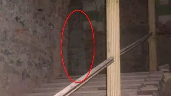 Foto Diduga Hantu yang Terabadikan Kamera, Bikin Takut Melihatnya