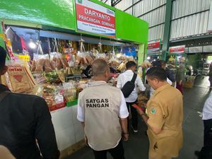 Pedagang dan Pembeli Keluhkan Seretnya Pasokan Beras Bulog di Kota Malang Pedagang dan Pembeli Keluhkan Seretnya Pasokan Beras Bulog di Kota Malang