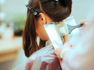 Viral Keluarga Artis Tolak Bayar Servis Rambut di Salon, Tagihannya Rp 41 Juta Viral Keluarga Artis Tolak Bayar Servis Rambut di Salon, Tagihannya Rp 41 Juta