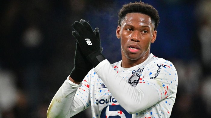 PARIS, FRANCE - FEBRUARY  11:   Jonathan David of Lille during the Ligue 1 Uber Eats match between Paris Saint-Germain and Lille OSC at Parc des Princes on February 10, 2024 in Paris, France Photo by Christian Liewig - Corbis/Getty Images)