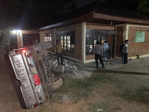 Gajah Masuk Perkebunan Bikin Warga Emosi Rusak Kantor BKSDA Tanjab Barat