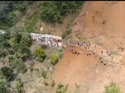 Hari Ke-2 Pencarian Korban Longsor Bastem Luwu, Tim SAR Terkendala Medan