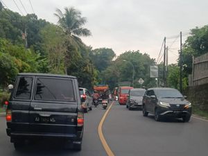 Lalin Jalan Wonosari Padat, Truk Tronton Sebaiknya Melintas Malam Hari Lalin Jalan Wonosari Padat, Truk Tronton Sebaiknya Melintas Malam Hari