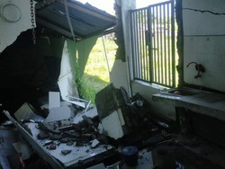 Tanah Ambles Terjadi di Gresik, Lima Rumah Rusak Parah