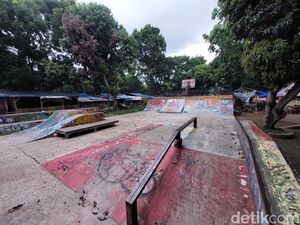 Kumuh dan Bau Pesing Skatepark Bima Cirebon Kumuh dan Bau Pesing Skatepark Bima Cirebon
