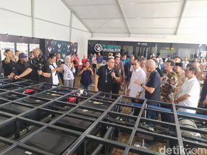 Menhub Budi Karya Targetkan Semua Bus di Jakarta Pakai Tenaga Listrik di 2028