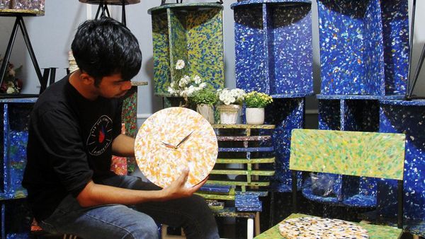 Raup Cuan dari Menyulap Sampah Plastik