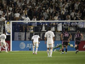 Apa Itu Penalti dalam Sepakbola? Berikut Pengertian, Syarat, dan Aturannya Apa Itu Penalti dalam Sepakbola? Berikut Pengertian, Syarat, dan Aturannya