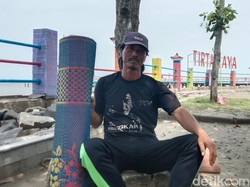 Kisah Fajar Sambung Hidup di Pantai Legendaris Indramayu
