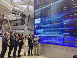 Emiten Percetakan Digital Ini Perdana Mejeng di Bursa, Langsung Melesat 16%