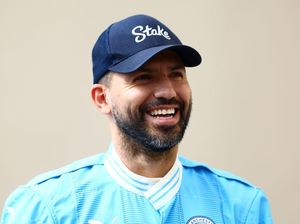 Dirumorkan Bakal Merumput Lagi, Begini Kata Aguero Dirumorkan Bakal Merumput Lagi, Begini Kata Aguero
