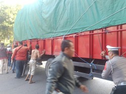 Truk Tronton Mogok Saat Putar Arah, Lalin Simpang Talang Bogor Sempat Macet