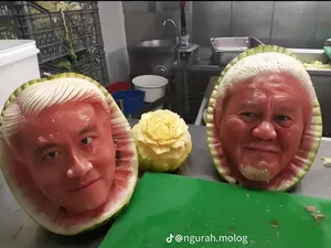 Wow! Seniman Ini Bikin Ukiran Wajah Ganjar hingga Gibran pada Buah Semangka
