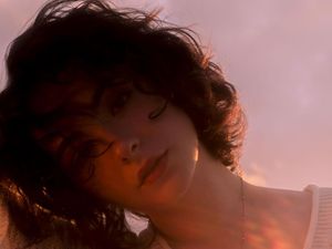 aleksiah Hibur Masa Lalunya dengan Lagu 24