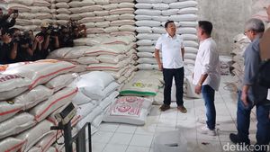 Melihat Stok Beras untuk Puasa, Ada Segini Barangnya