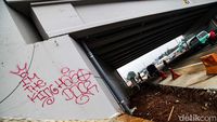 Baru Beroperasi, STS Martadinata Tangsel Sudah Dicorat-coret