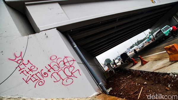 Baru Beroperasi, STS Martadinata Tangsel Sudah Dicorat-coret