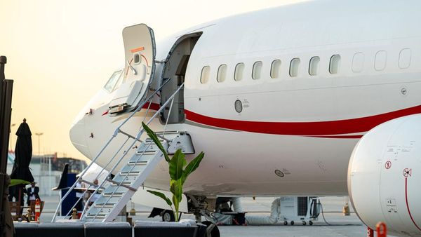 Potret Mewahnya Pesawat Boeing yang Dibeli Haji Isam