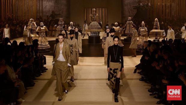 Christian Dior Dan Independensi Pakaian Wanita Karya Maria Grazia Chiuri