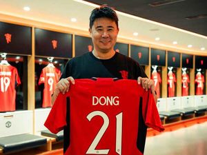 Nasib Terkini Eks Pemain MU Dong Fangzhuo Nasib Terkini Eks Pemain MU Dong Fangzhuo