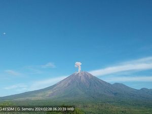 Semeru Kembali Erupsi 2 Kali dalam 6 jam, Ketinggian Abu Vulkanik 500-900 M