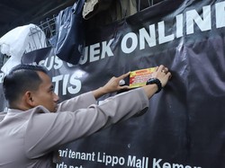 Antisipasi Curanmor, Kapolsek Mampang Imbau Warga-Pasang Stiker di Titik Rawan