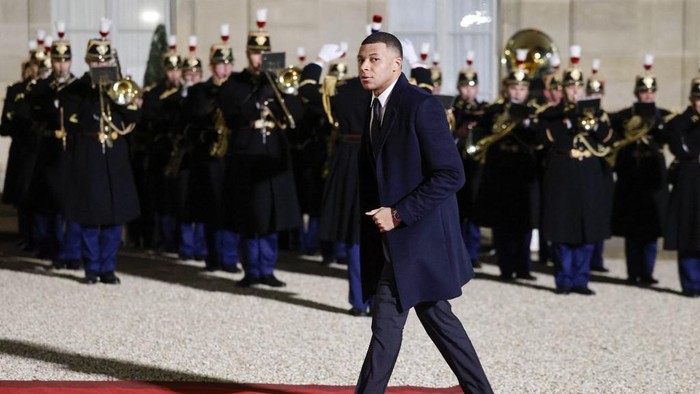 Kylian Mbappe Paris Saint-Germain's French forward Kylian Mbappe arrives at the Elysee Palace, in Paris on February 27, 2024. (Photo by Ludovic MARIN / AFP)