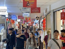 Little Bangkok di Tanah Abang Jadi Surganya Jastiper Raup Cuan