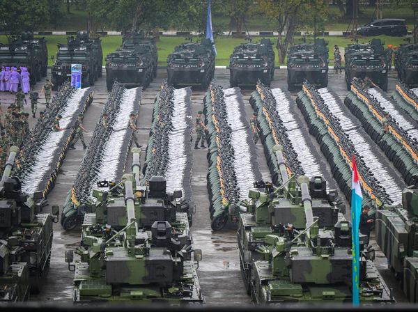 Penampakan 228 Alutsista dan Motor Listrik dari Menhan