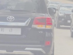 Tinjau IKN, AHY Naik Land Cruiser Berpelat RI 41