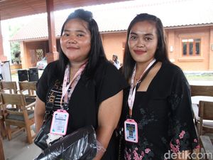 Pemkab Blora Bagikan Kartu LC ke 18 Pemandu Karaoke, Ini Fungsinya Pemkab Blora Bagikan Kartu LC ke 18 Pemandu Karaoke, Ini Fungsinya