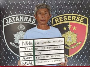 Viral Pria Ditangkap Setelah Gagal Menjambret gegara Motor Ditendang Warga Viral Pria Ditangkap Setelah Gagal Menjambret gegara Motor Ditendang Warga