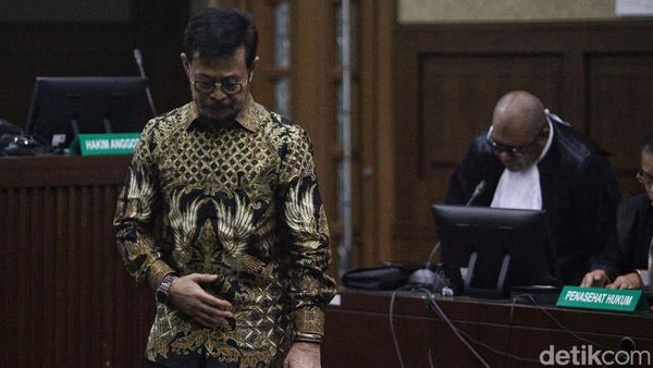 Potret Eks Mentan SYL Jalani Sidang Perdana Korupsi