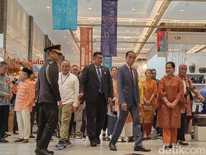 Didampingi Iriana, Jokowi Tinjau Inacraft 2024 di JCC Senayan Didampingi Iriana, Jokowi Tinjau Inacraft 2024 di JCC Senayan
