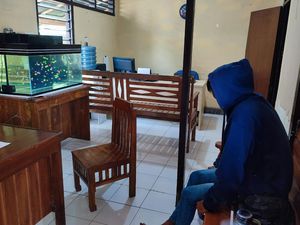 Pria Beristri di Ponorogo Babak Belur saat Tertangkap Curi Celana Dalam Pria Beristri di Ponorogo Babak Belur saat Tertangkap Curi Celana Dalam