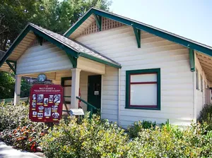 Disneyland Rela Keluarkan Rp 314 Juta untuk Pertahankan Rumah Ini