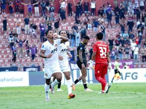 Brace Ketiga Khanafi di Liga 1 Jadi Kado Anniversary ke-3 untuk Sang Istri Brace Ketiga Khanafi di Liga 1 Jadi Kado Anniversary ke-3 untuk Sang Istri