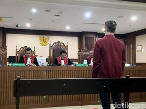 Yusrizki Muliawan Divonis 2 Tahun Penjara di Kasus BTS Kominfo Yusrizki Muliawan Divonis 2 Tahun Penjara di Kasus BTS Kominfo