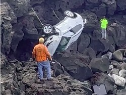 Berburu Sunrise, Turis Jatuh dari Tebing 18 Meter