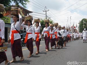 Momen Perayaan Galungan di Bali