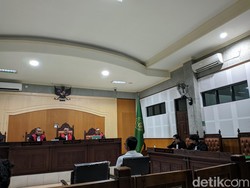 2 Terdakwa Korupsi Alat Marching Band Dikbud NTB Divonis 5 dan 5,5 Tahun Bui