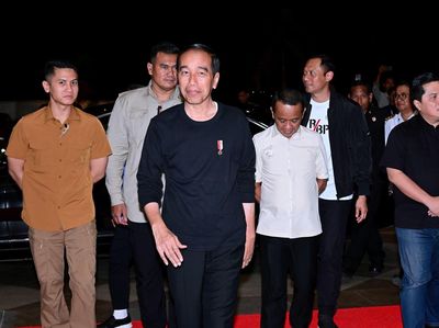 Intip Gaya AHY Ngemal Perdana Bareng Jokowi di Samarinda