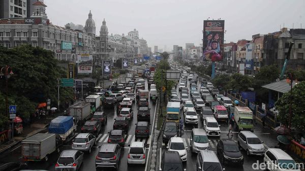 Ampun, Macet di Kelapa Gading Nggak Ada Obat!