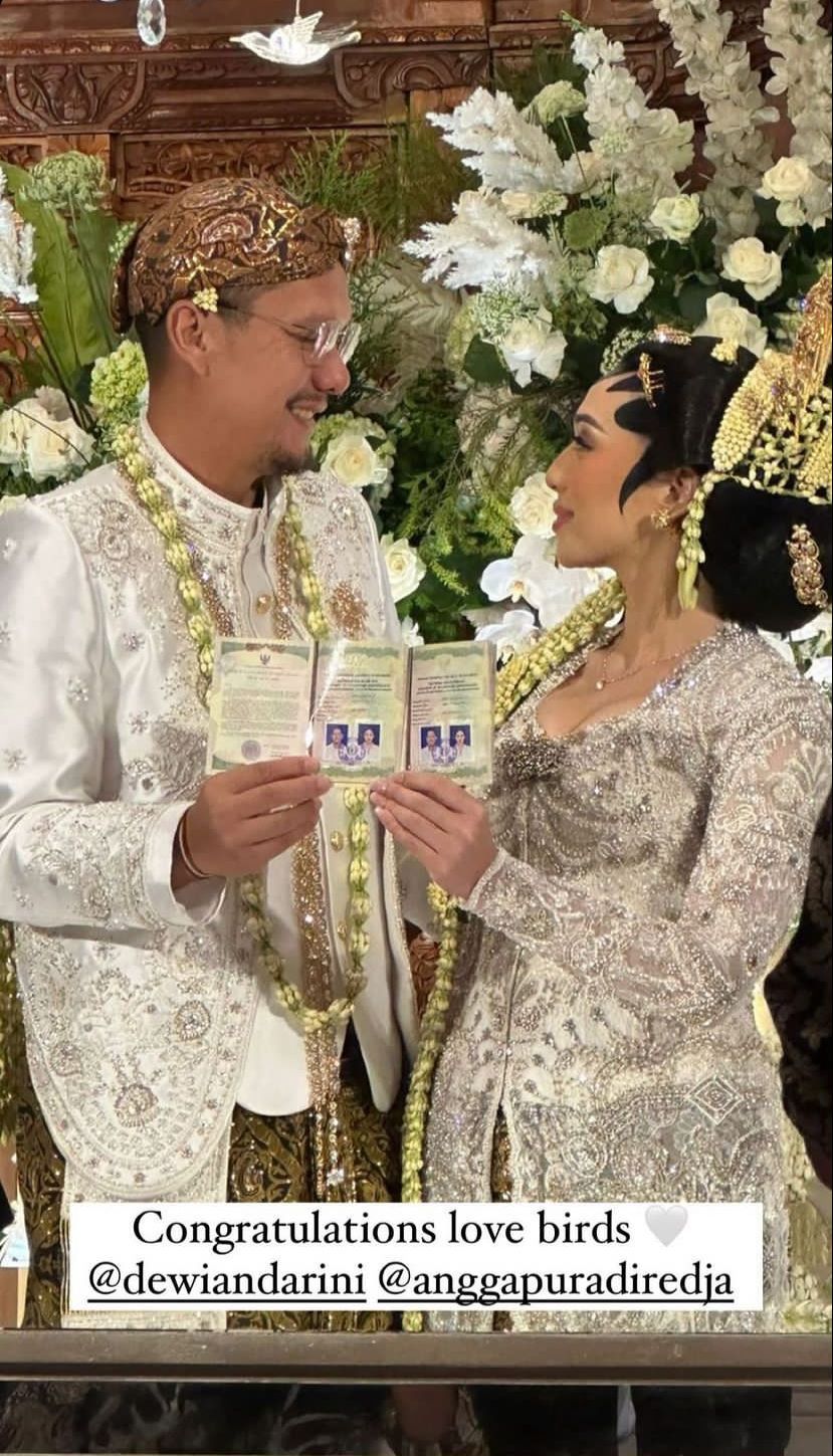 Angga Puradiredja dan Dewi Andarini