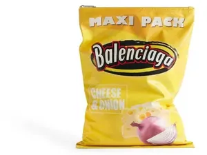 Ciptakan Tas Mirip Kantung Keripik, Balenciaga Sukses Tarik Perhatian