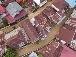 Penampakan Banjir Rendam Ratusan Rumah di Kendari