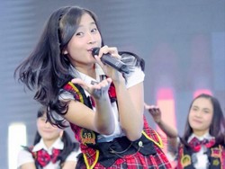 Member JKT48 Caca Sabet Gelar Sarjana, Antara Kuliah Hukum dan Panggung Hiburan