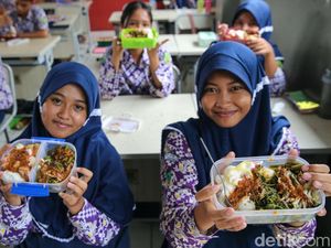Forum Guru Tolak Anggaran Makan Siang Gratis Pakai Dana BOS Forum Guru Tolak Anggaran Makan Siang Gratis Pakai Dana BOS